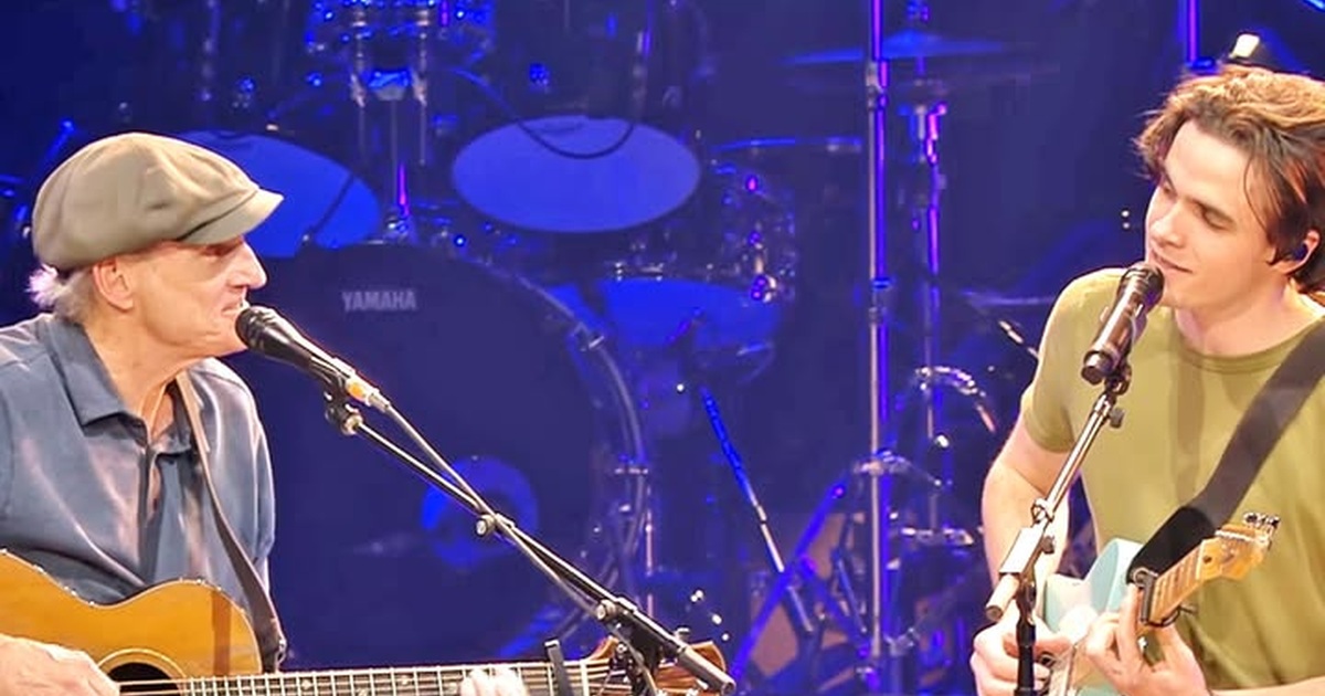 James Taylor and Son Henry Sing “You Can Close Your Eyes” Together in Anaheim