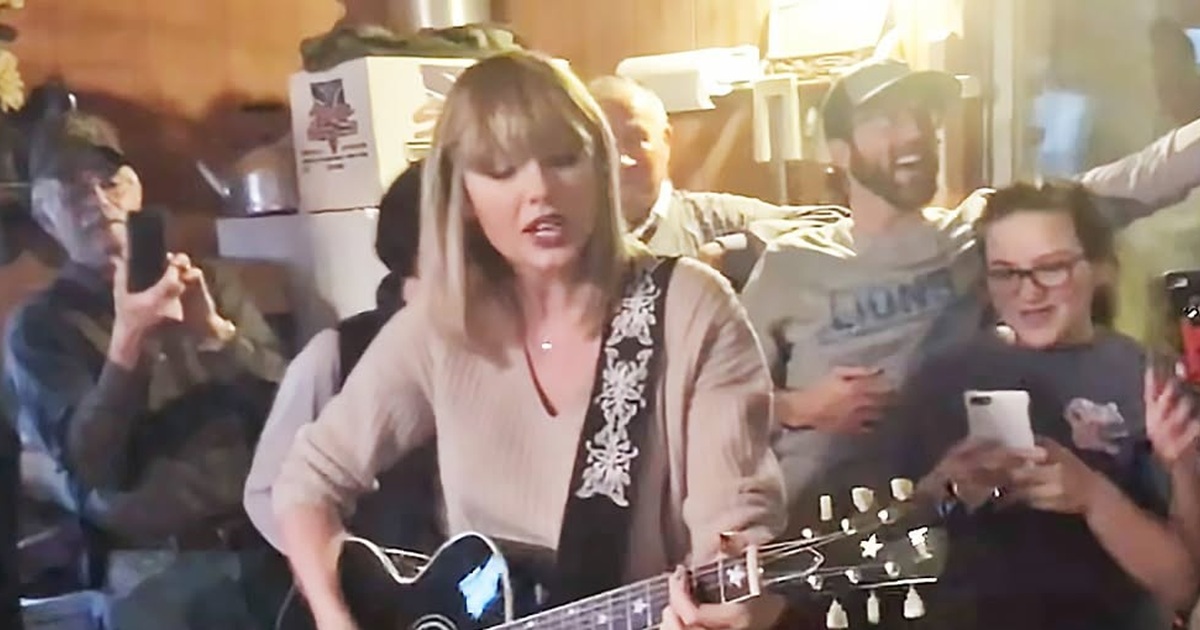 Taylor Swift Surprises 96-Year-Old WWII Veteran Cyrus Porter With a Christmas Visit