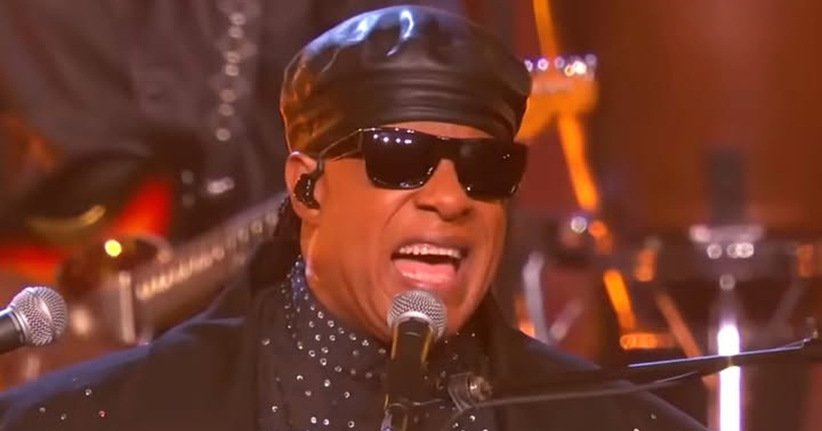 Stevie Wonder, Jennifer Hudson and Flea Honor Sly Stone With an All-Star Rock Hall Tribute