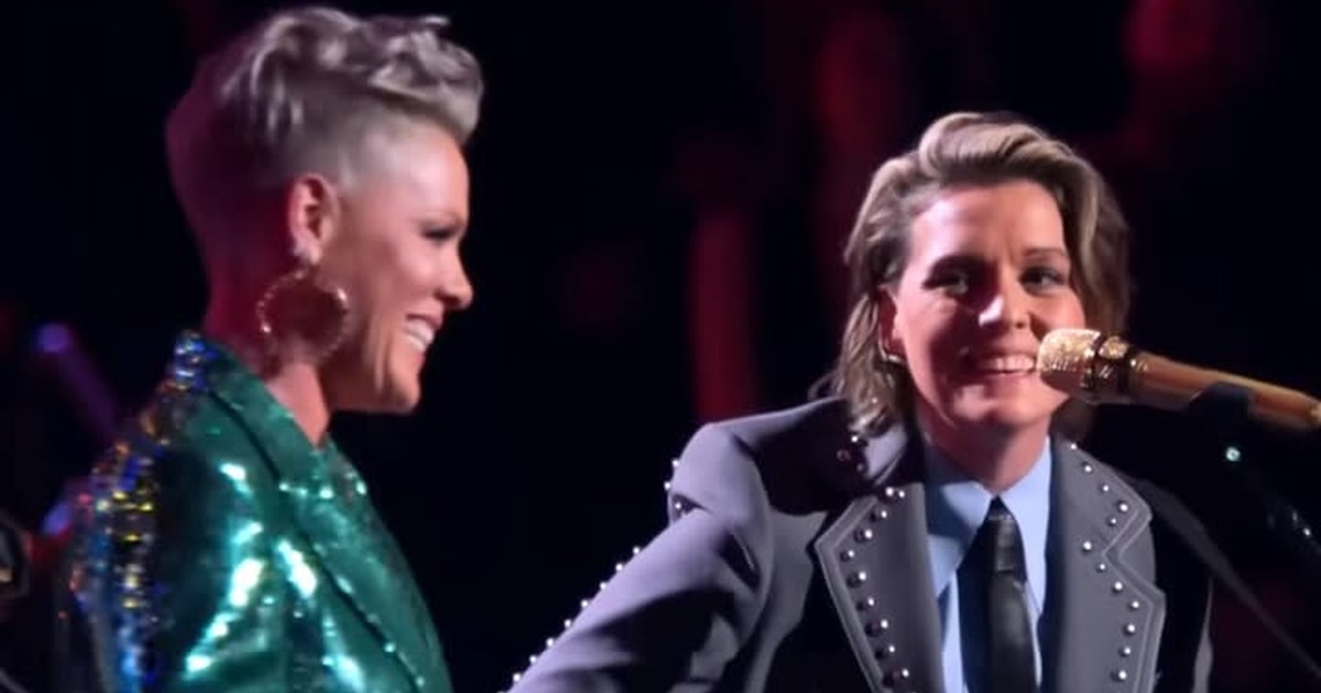 P!nk, Brandi Carlile and Zac Brown Honor Dolly Parton With “Coat of Many Colors”