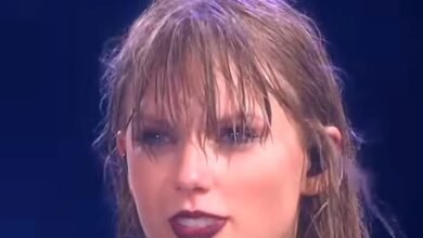 Taylor Swift Pairs a Personal Speech With a Quiet Piano Performance of “Clean”