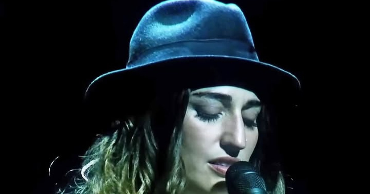 Sara Bareilles Makes “Goodbye Yellow Brick Road” Her Own at the Piano