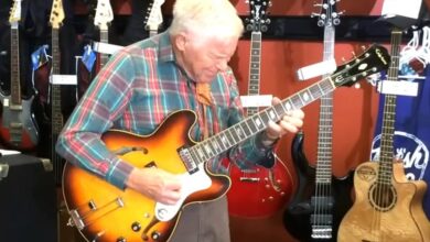 Bob Wood Turns a Nashville Guitar-Shop Visit Into a “Bésame Mucho” Showcase