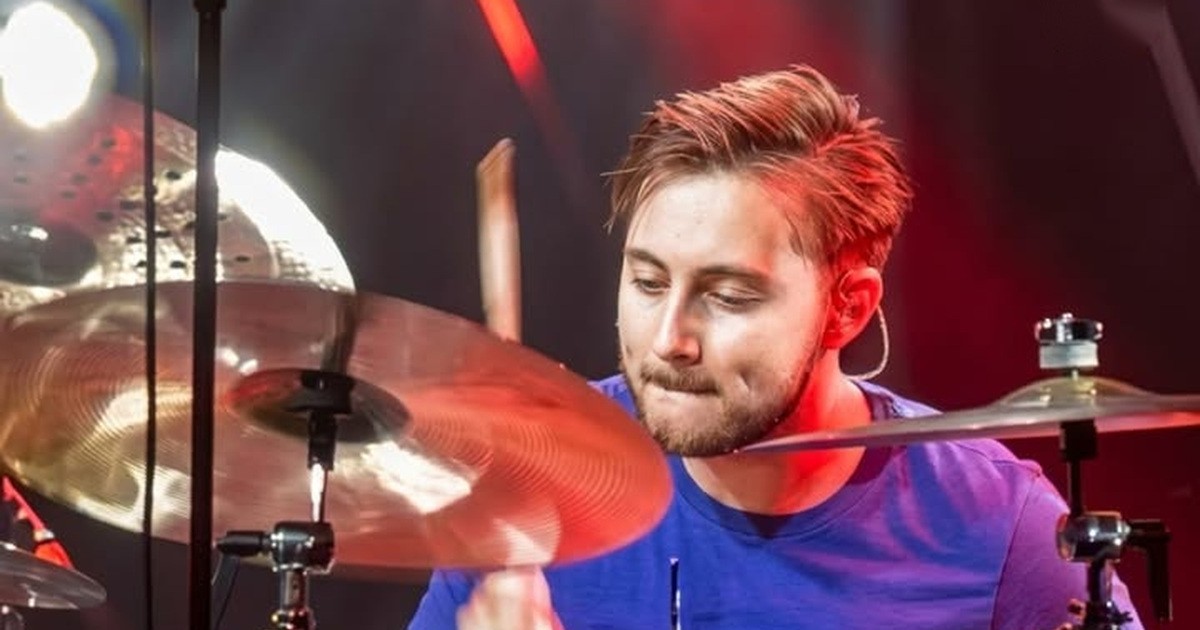 Nic Collins Takes the Spotlight With a Mike + The Mechanics Drum Solo