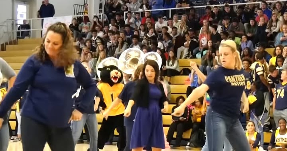 Whitmer High School Teachers Turn ‘Uptown Funk’ Into a Homecoming Surprise