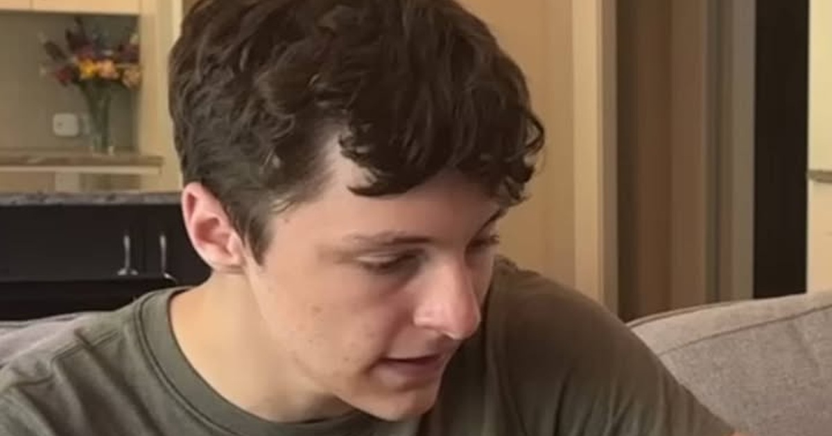 Jack and His Dad Give Simon and Garfunkel’s ‘The Boxer’ an Intimate Acoustic Setting