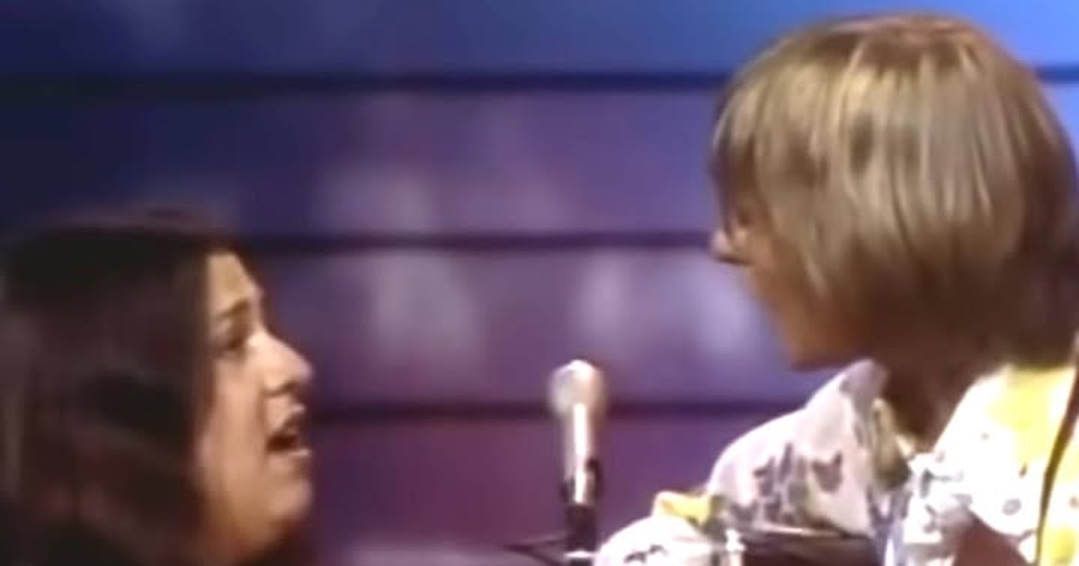 John Denver and Cass Elliot Share the Gentle Heart of “Leaving on a Jet Plane”