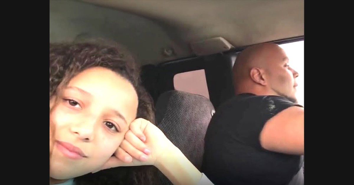 Kris Jones Sings “Tennessee Whiskey” Beside His Daughter in the Car