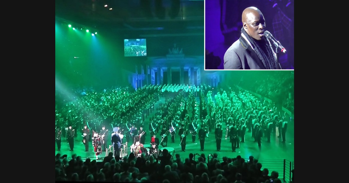 Carl Ellis Sings “Amazing Grace” with the Berlin Tattoo Ensemble