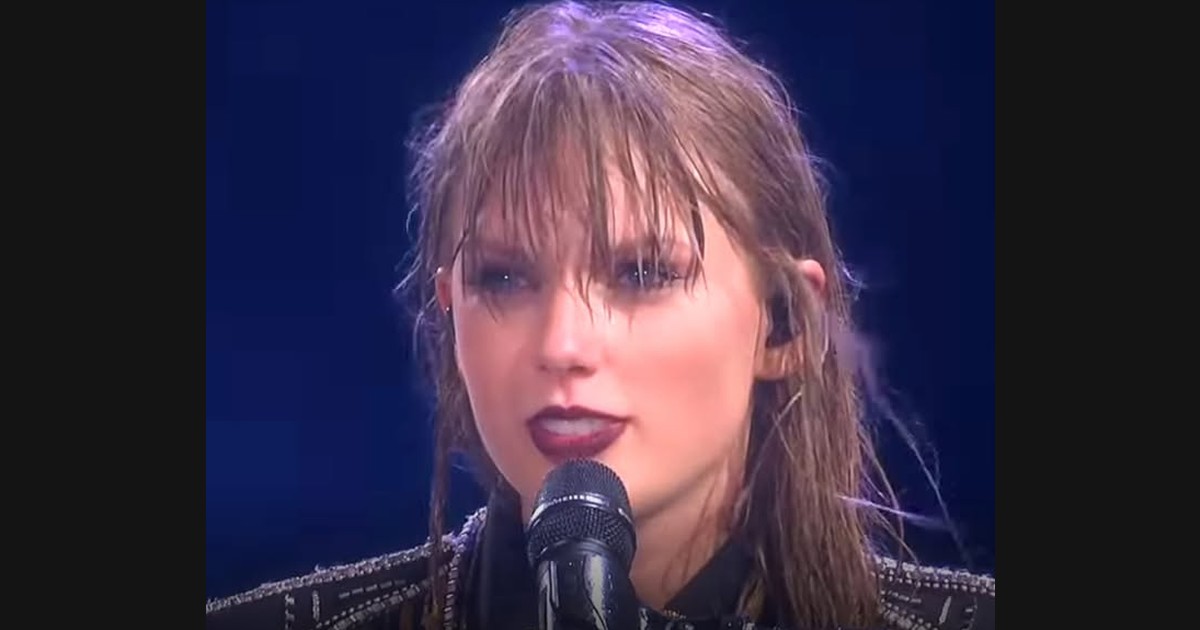 Taylor Swift Introduces “Clean” with a Personal Concert Speech