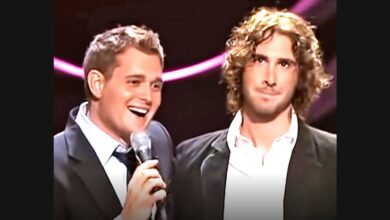Bublé and Groban Turn Vocal Imitation into a Stage Exchange