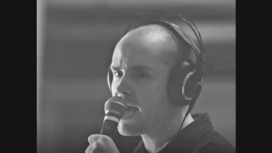 Martin Finn Shares “Flying Without Wings” with Foster & Allen