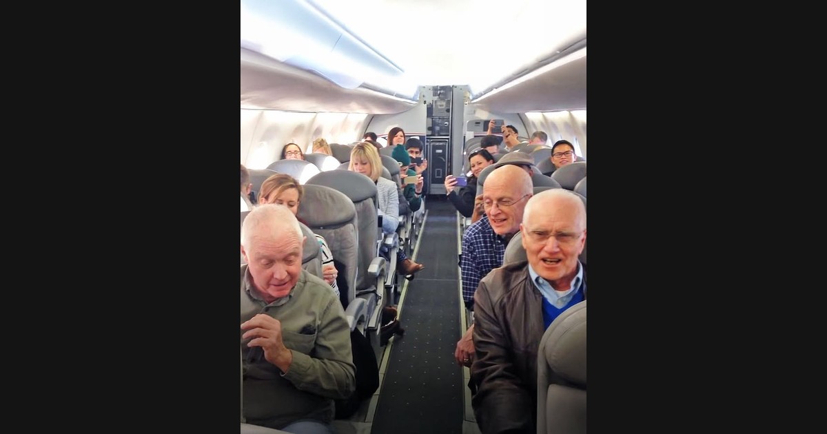 Four Voices Bring “Under the Boardwalk” Into a Plane Cabin