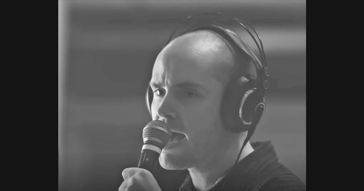 Martin Finn Adds His Voice to Foster & Allen’s “Flying Without Wings”