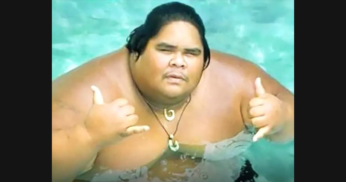 Israel Kamakawiwoʻole Gives “Over the Rainbow” a Voice-and-Ukulele Frame
