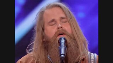Kläfford’s Guitar Supports a Close AGT “Imagine”
