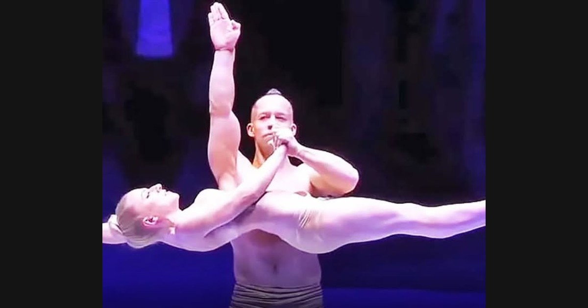 Duo Alansia Connect Balance and Movement in Their Statues Act