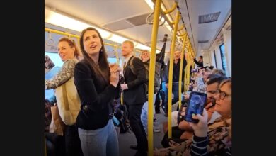 Alexander and Fellow Singers Bring “Loosen” into a Train Carriage