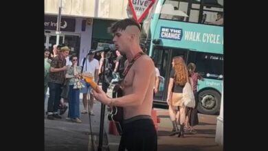 Ren Moves Two Nirvana Songs into a Brighton Street Set