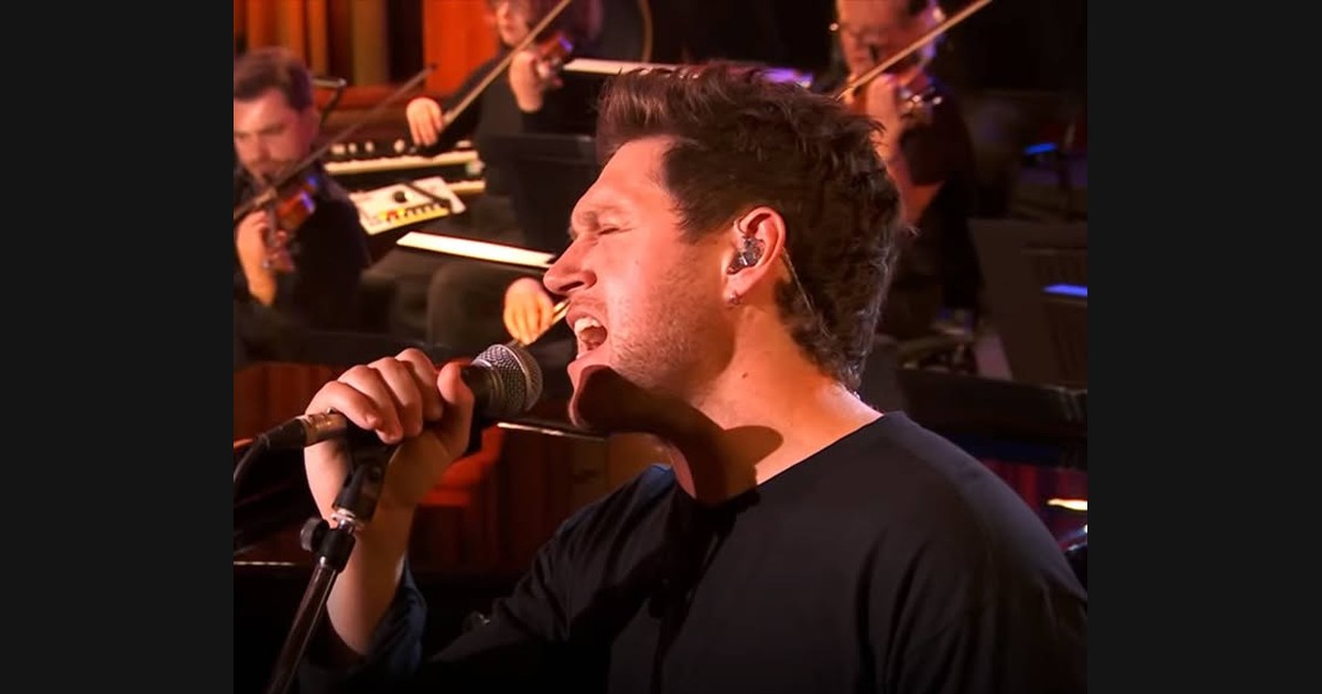 Niall Horan Sings “Desperado” with the BBC Concert Orchestra