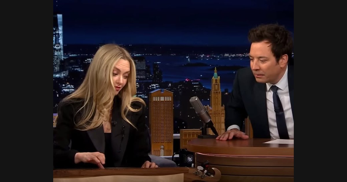 Amanda Seyfried Plays “California” on the Dulcimer with Fallon