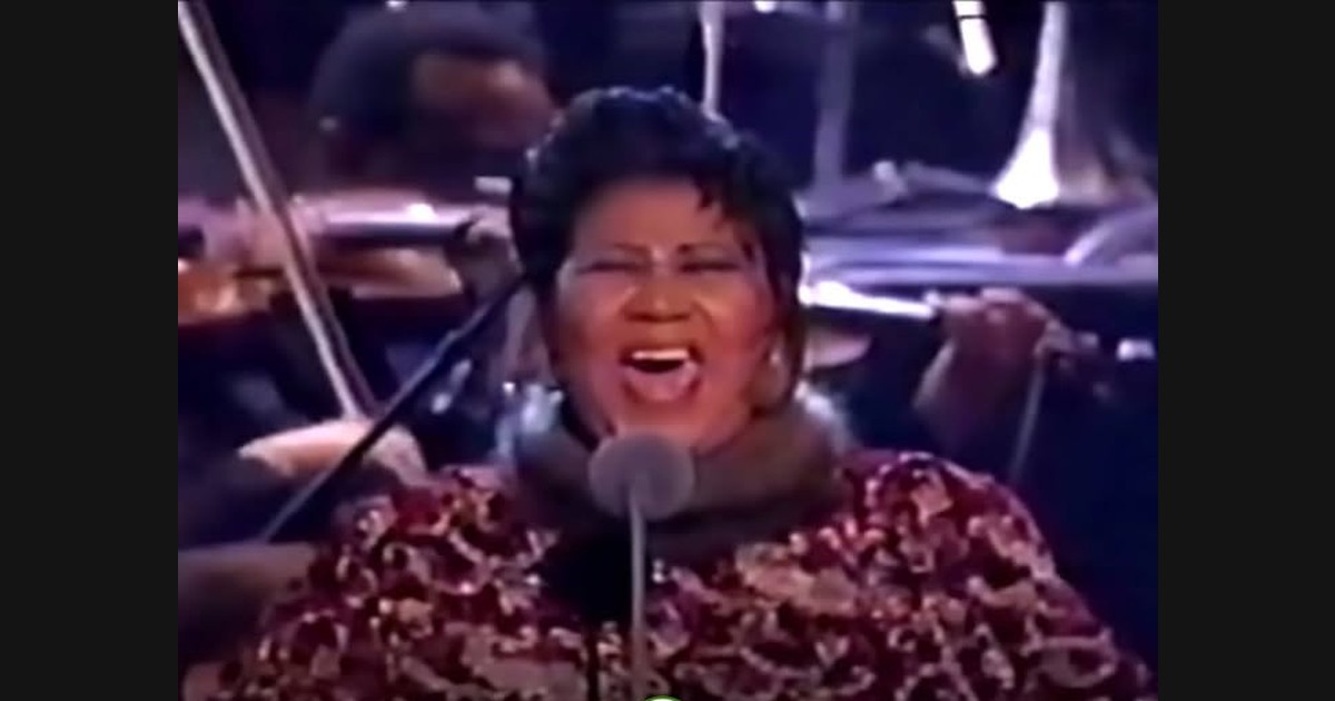 Aretha Franklin Performs “Nessun Dorma” at the 1998 Grammys