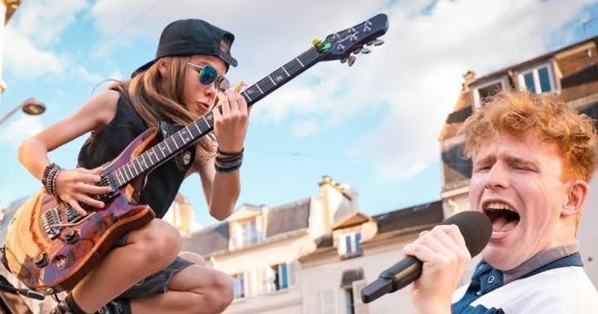 Thirty Musicians, One Paris Square: Julien Cohen’s Street Rendition of “Bohemian Rhapsody”